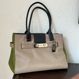 Coach Tricolor Grained Leather Swagger 33 Tote
